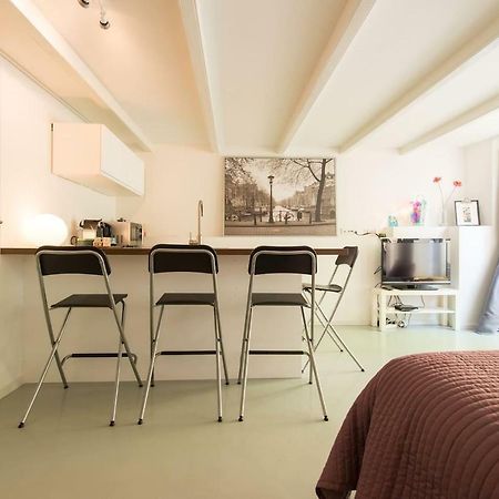 Quiet Apartment For 4 At Park In Center Amsterdam Eksteriør bilde